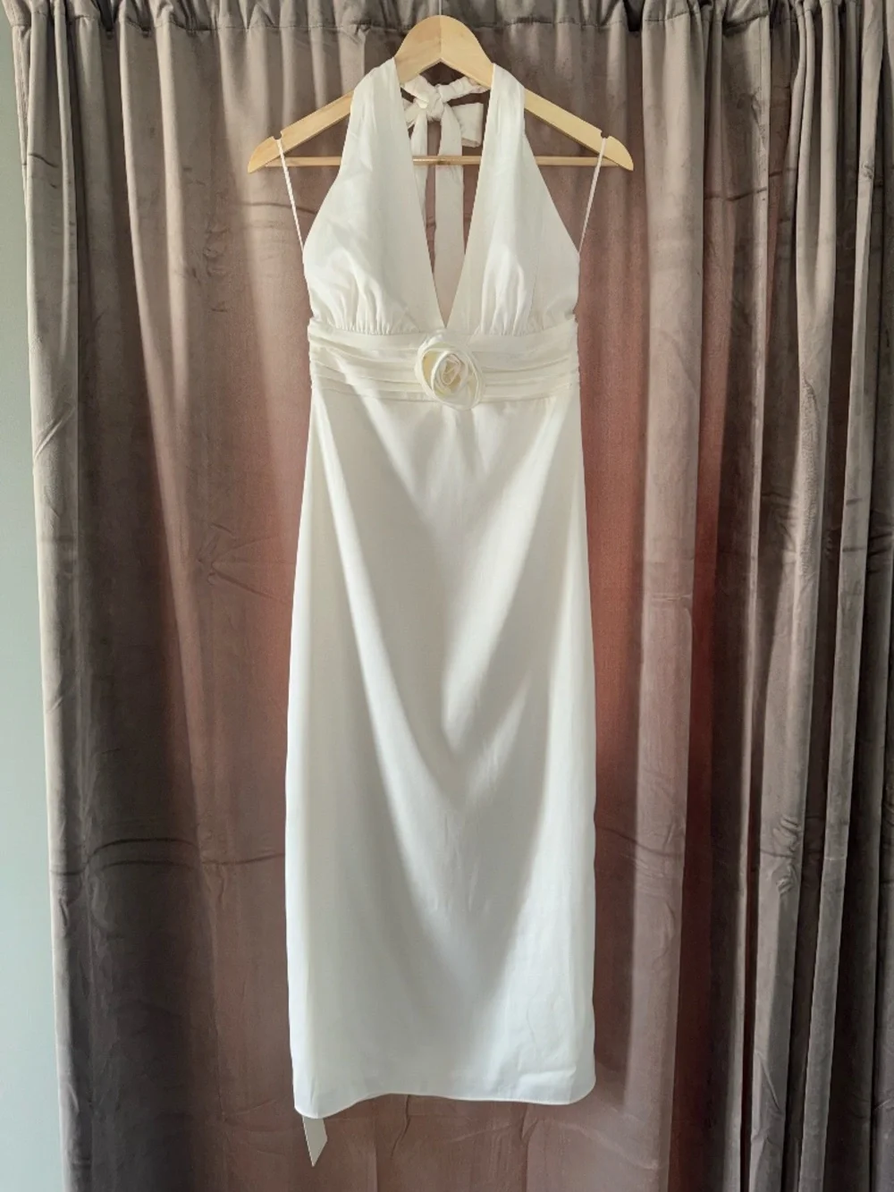 Abercrombie & Fitch Bridal Plunge Rosette Column Halter Maxi Dress